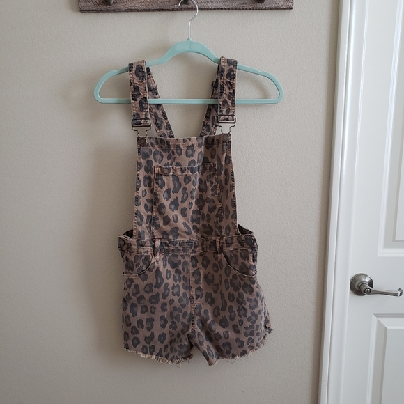 BLANK NYC Shortall in Catwalk - Picture 4 of 15